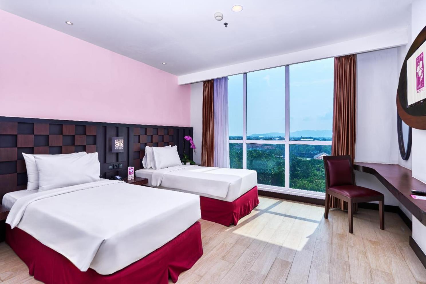 Grand Orchid Hotel Yogyakarta Maguwo Εξωτερικό φωτογραφία