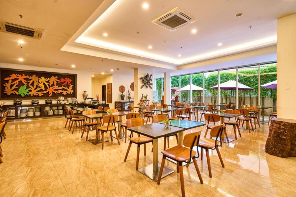 Grand Orchid Hotel Yogyakarta Maguwo Εξωτερικό φωτογραφία