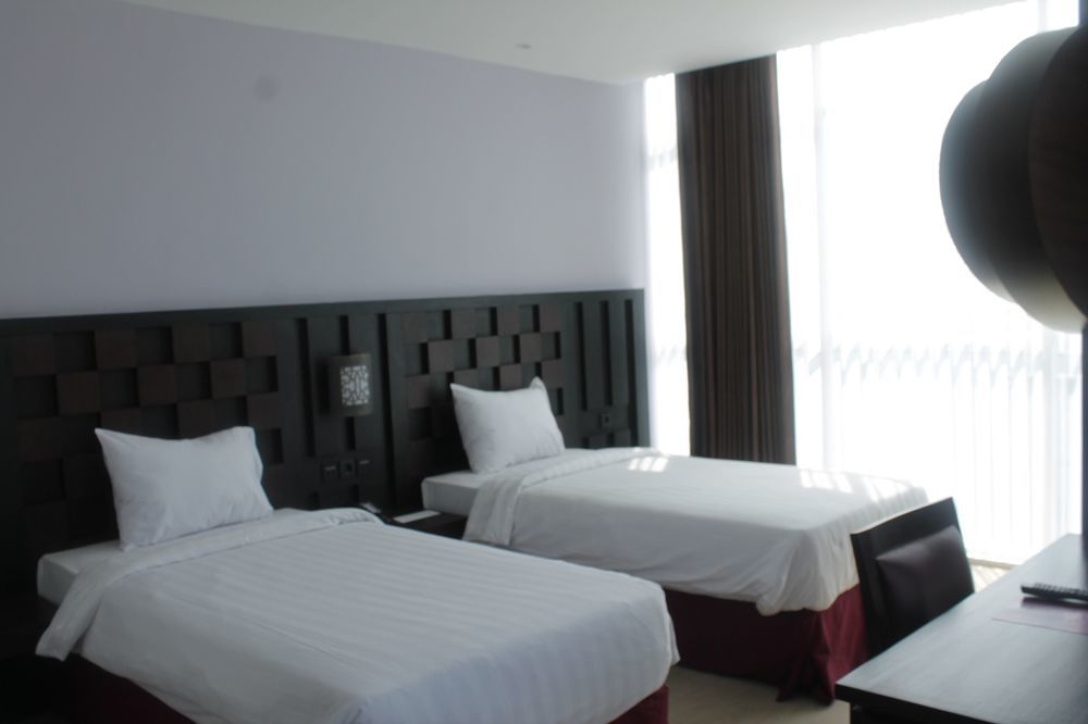 Grand Orchid Hotel Yogyakarta Maguwo Εξωτερικό φωτογραφία